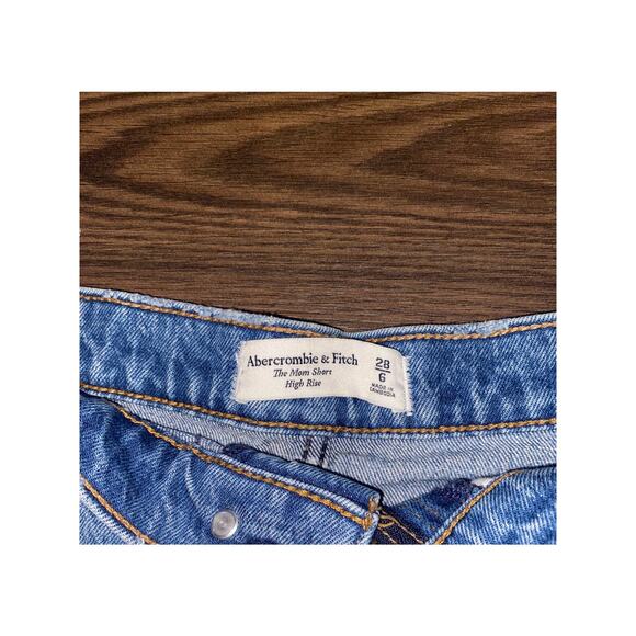 EUC A & F The Mom Short High Rise Denim Shorts Women’s 28/6 Distressed Raw Hem - Picture 9 of 9